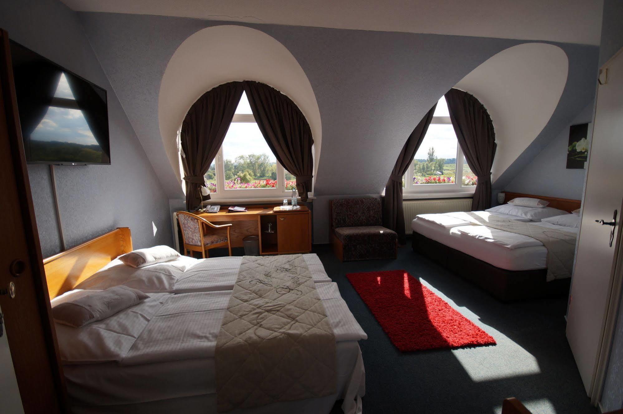 Hotel Bauschheimer Hof Rüsselsheim Eksteriør bilde